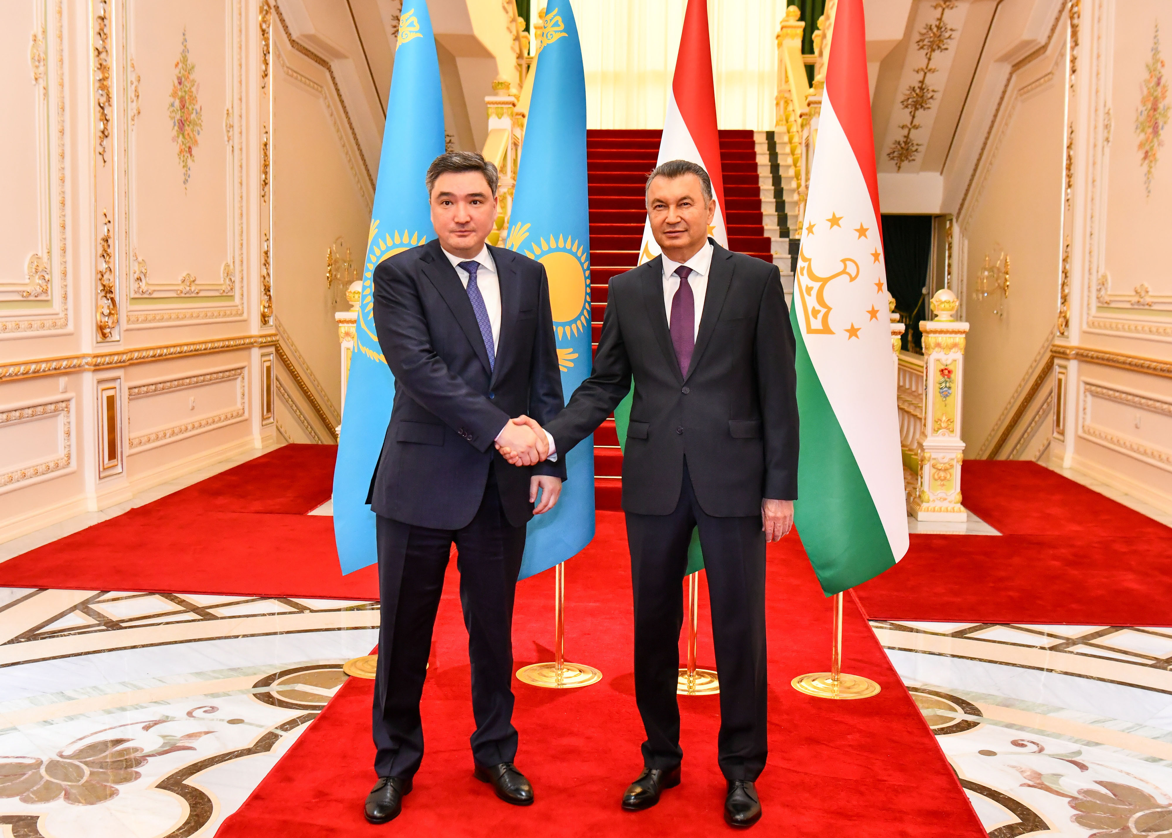 Вопрос увеличения поставок муки обсудили с Таджикистаном