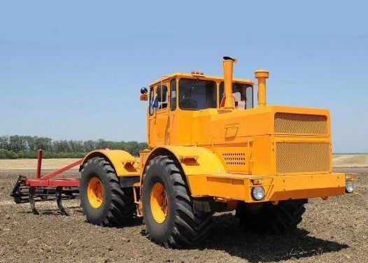 K-700 is one of the famous tractors