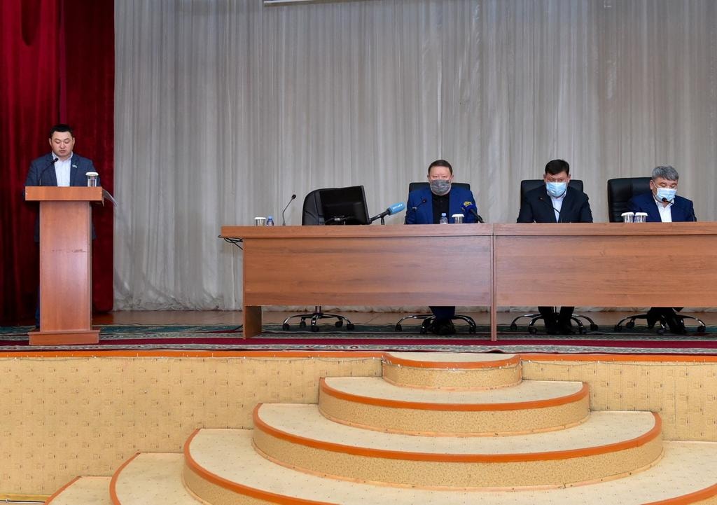 В СКО фермер взял обязательства по улучшению жизни в селе