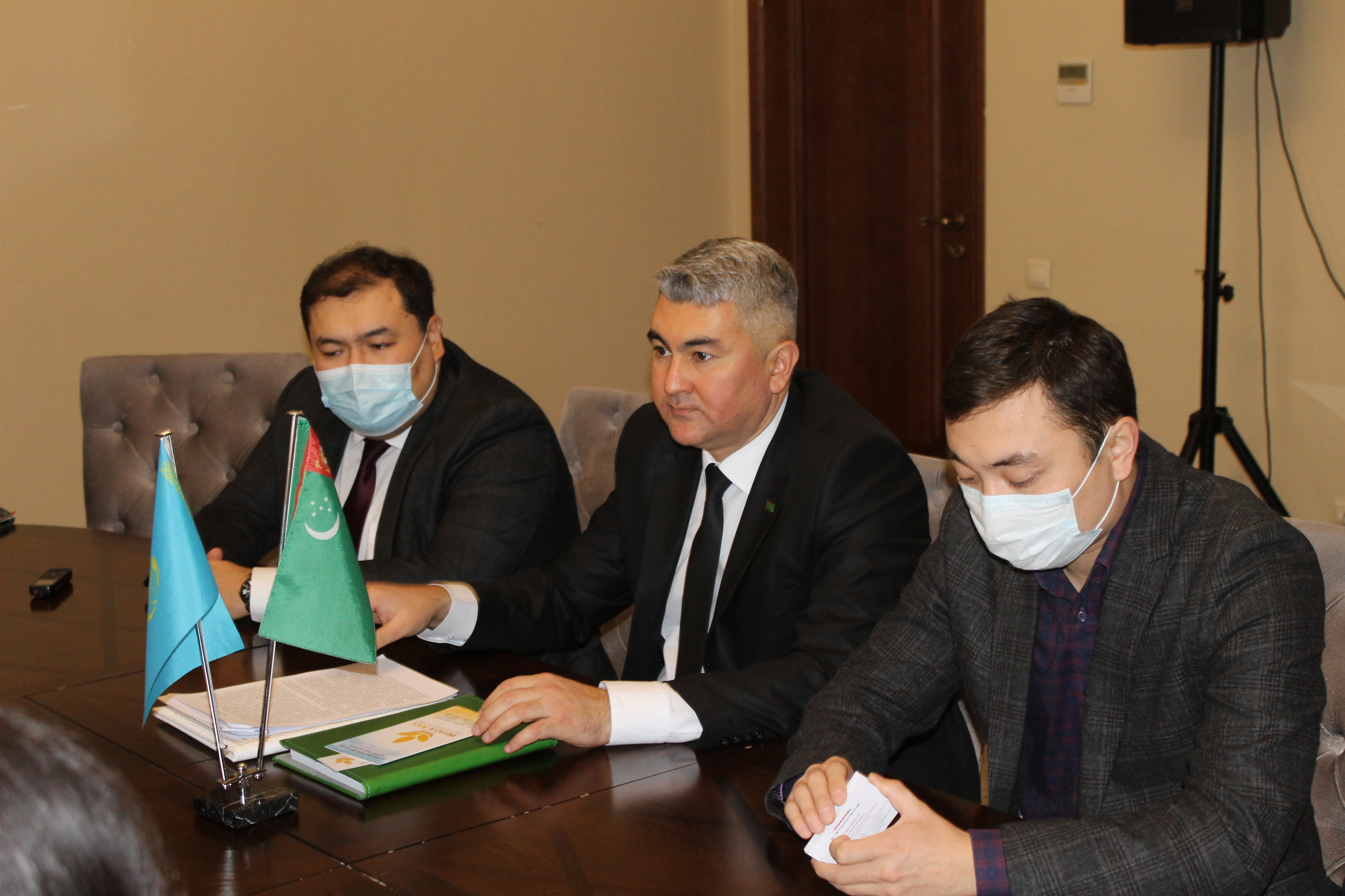 Туркменистан заинтересован в наращивании грузоперевозок между Казахстаном