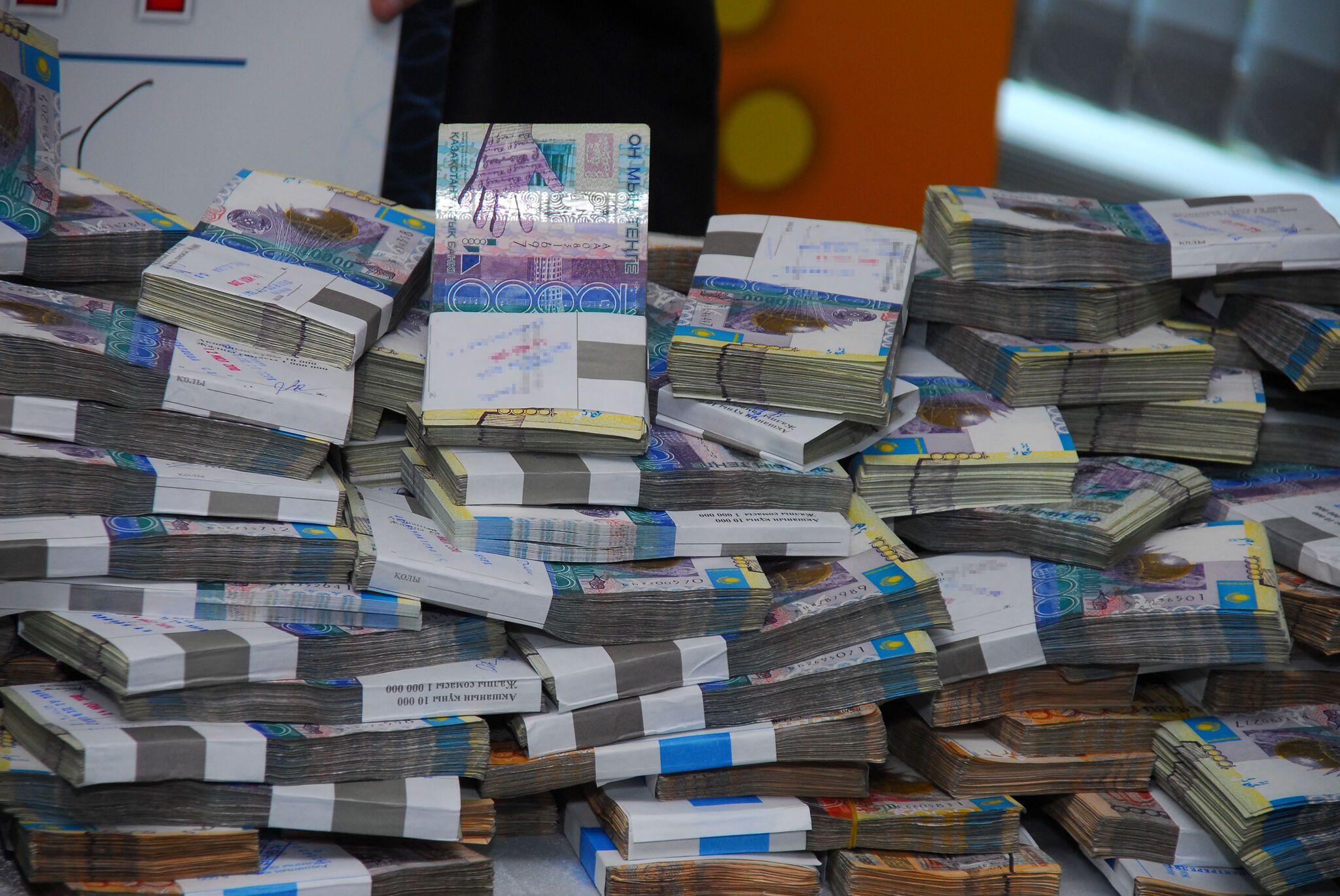 Господдержка мимо фермеров: сотни миллионов похищены