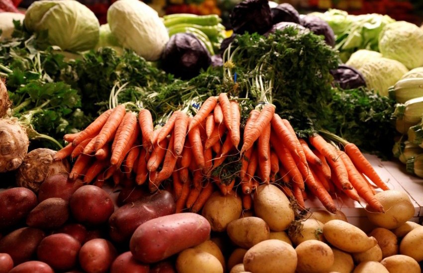 Prices for potatoes went down by 64% and carrots by 54%