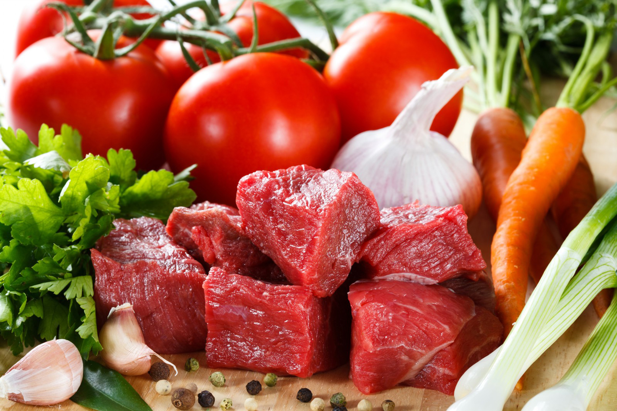 День овощи день мясо. Мясо с овощами. Мясо овощи фрукты. Мясо зелень овощи. Свежее мясо.