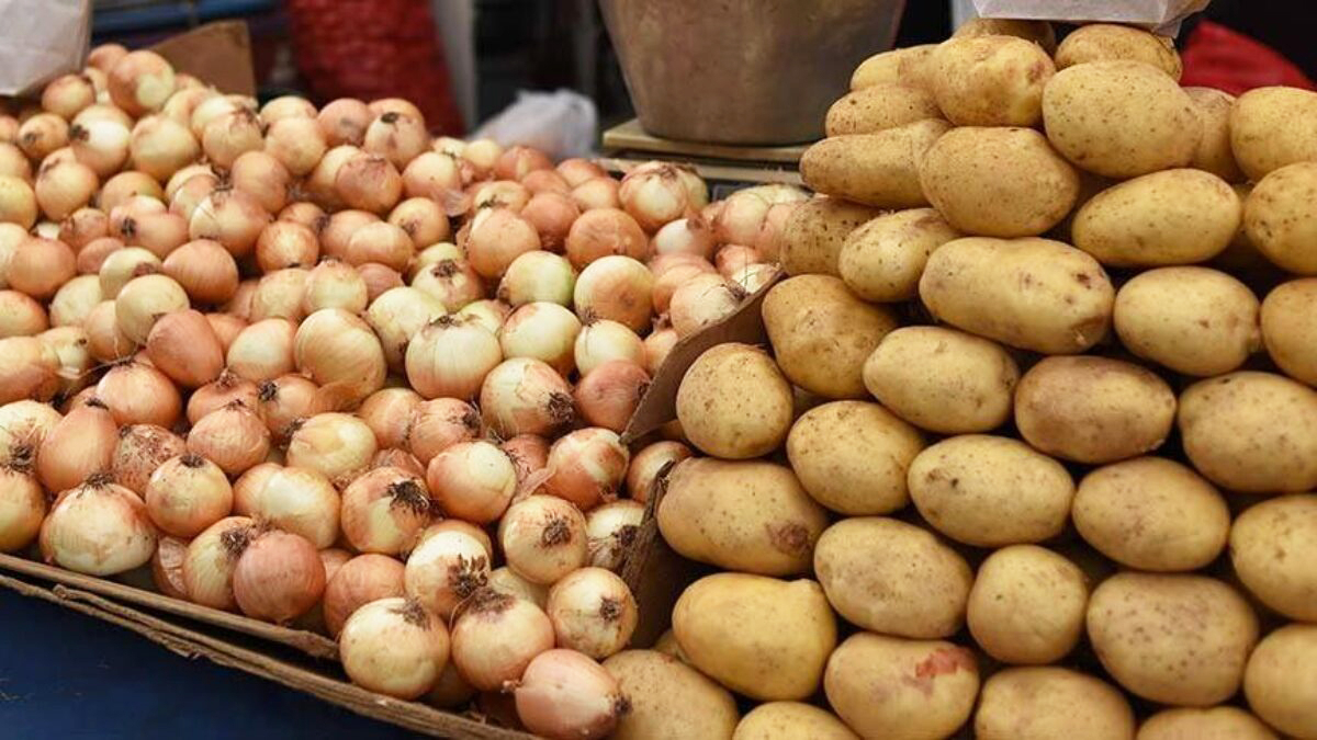 Кыргызстан будет субсидировать экспорт картофеля и лука