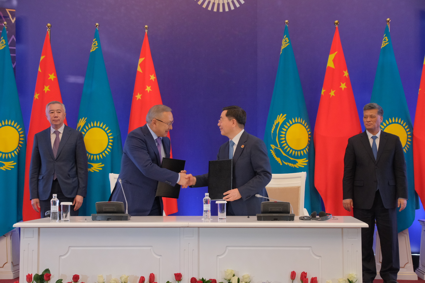 Казахстан и Китай подписали коммерческие контракты на более $565 млн