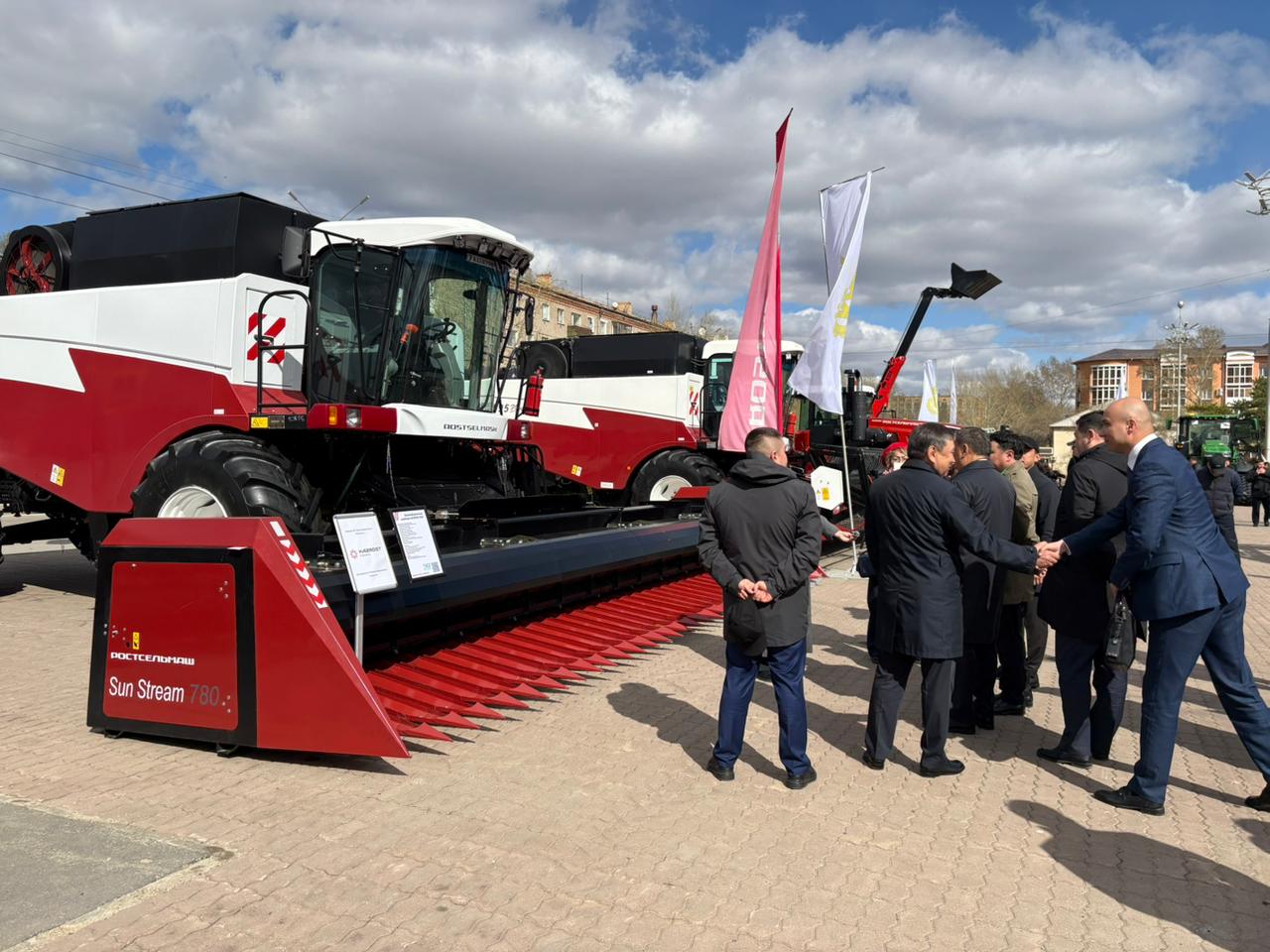 ROSTSELMASH локализует производство нового комбайна в Казахстане