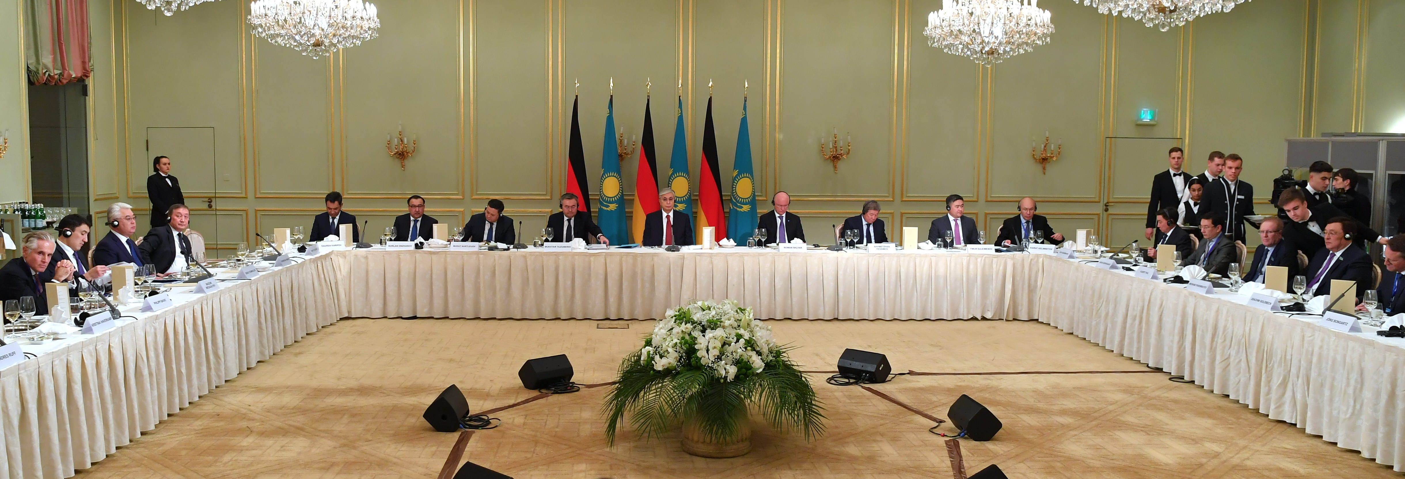 Президент Казахстана провел беседы с представителями немецкого бизнеса